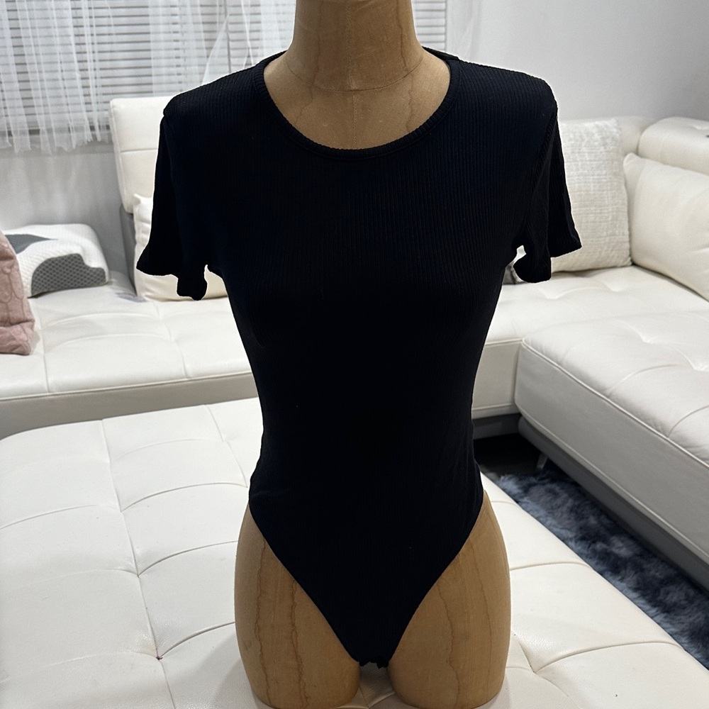 Lulus Basics-Black Ribbed Women's Bodysuit- Size M